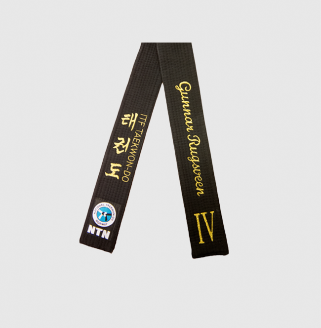 Sort belte med navn - SR